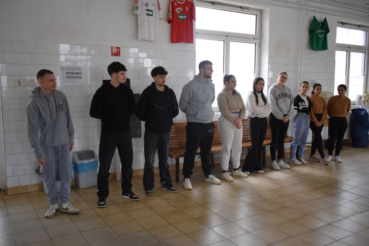 👮‍♂️ Betekintés a Rendőri Hivatásba – Látogatás a Nyírbátori Rendőrkapitányságon!