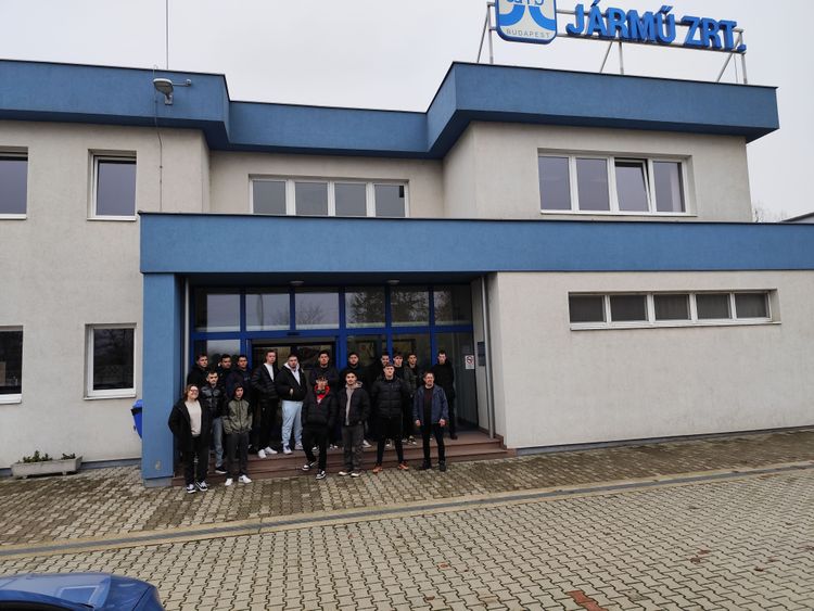 🚌 Izgalmas Üzemlátogatás a Jármű ZRT.-nél!